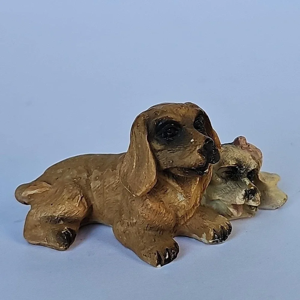 Vintage Mini Dachshund Cocker Spaniel Puppy Resin Dog Figurine Laying Down 1629